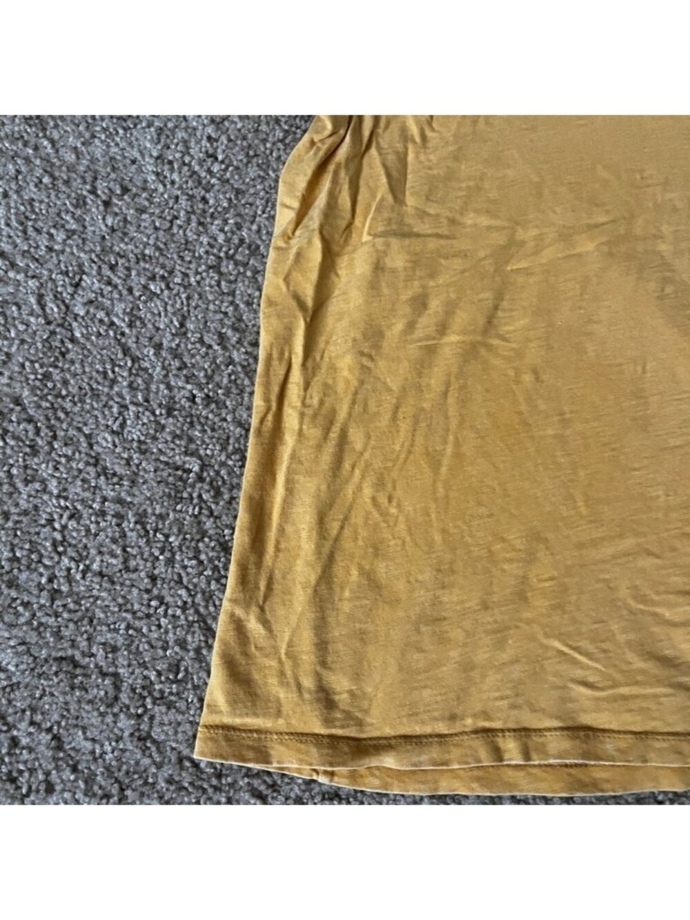 Universal Threads tee - Picture 2 of 5